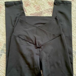 BRAND NEW Pink Lily leggings